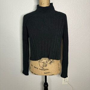 NWT American Eagle Black Snowsoft Mock Neck Chenille Sweater Size XS Cropped Rib